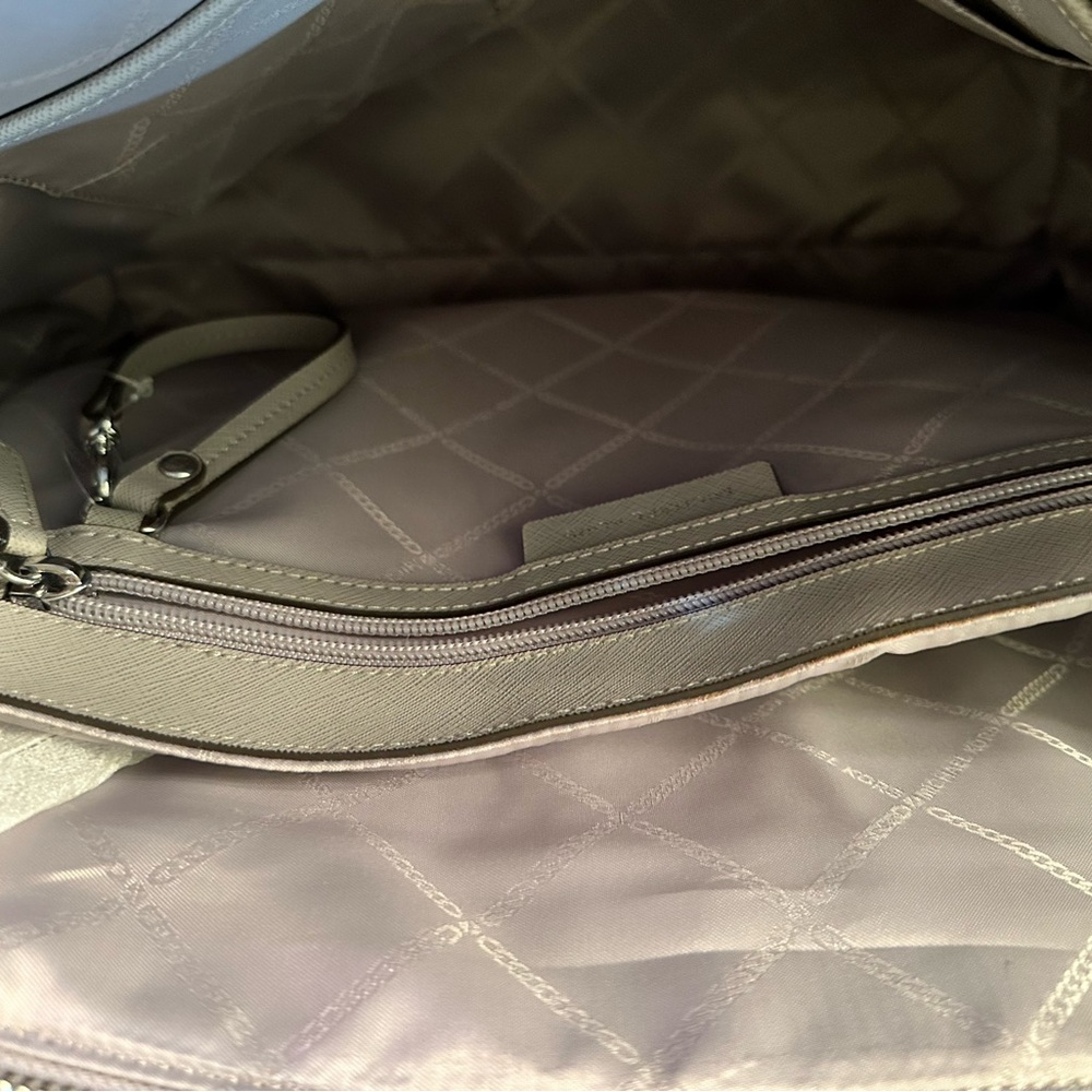 New Michael Kors cross grain light gray leather shoulder bag - Picture 5 of 11